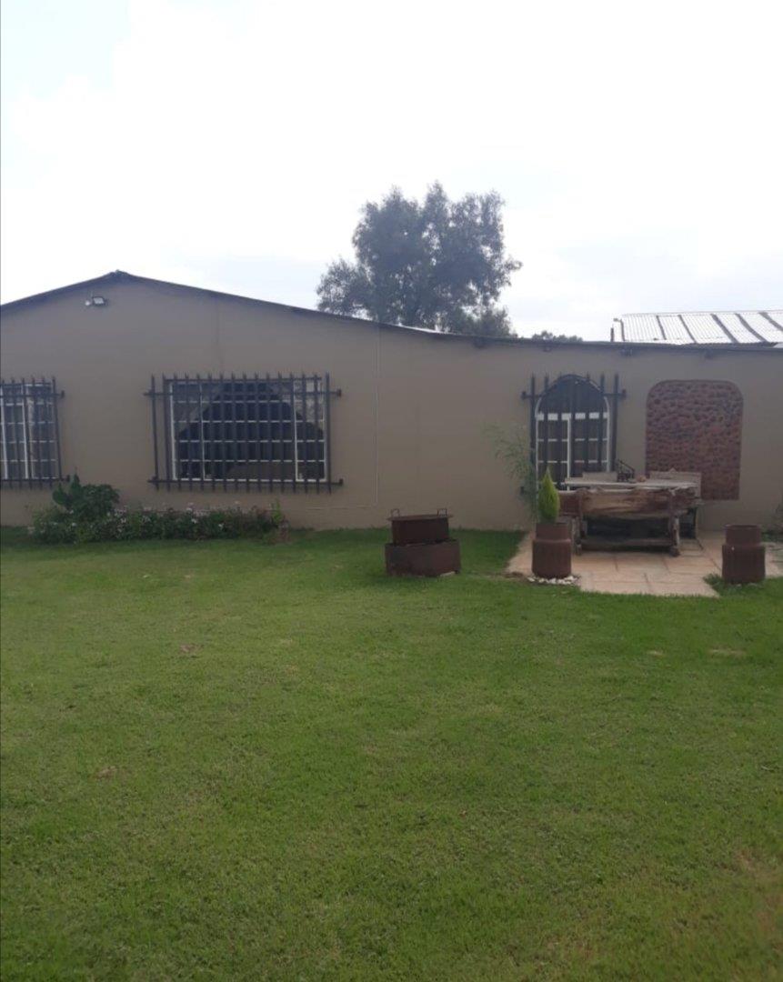 2 Bedroom Farm for Sale - Gauteng