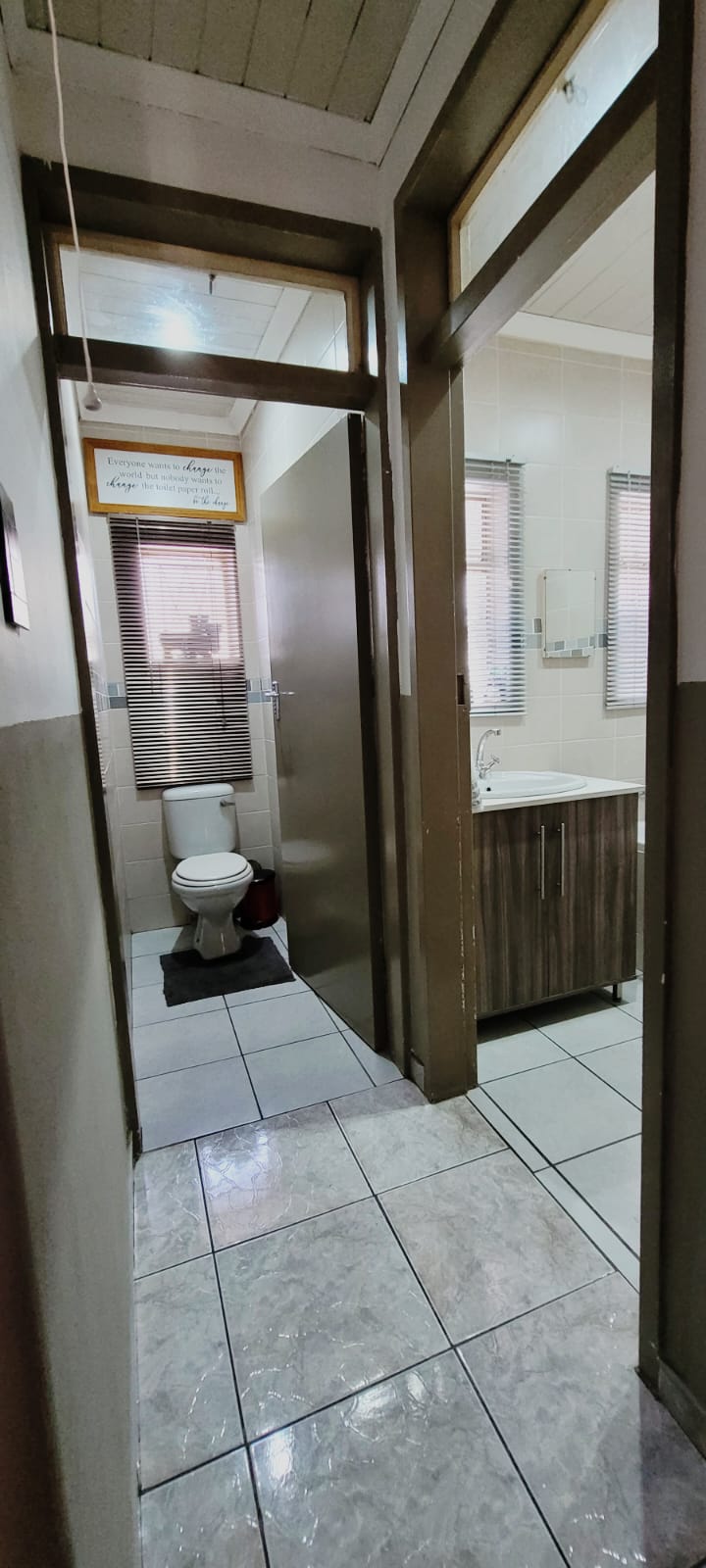 309951796.jpg