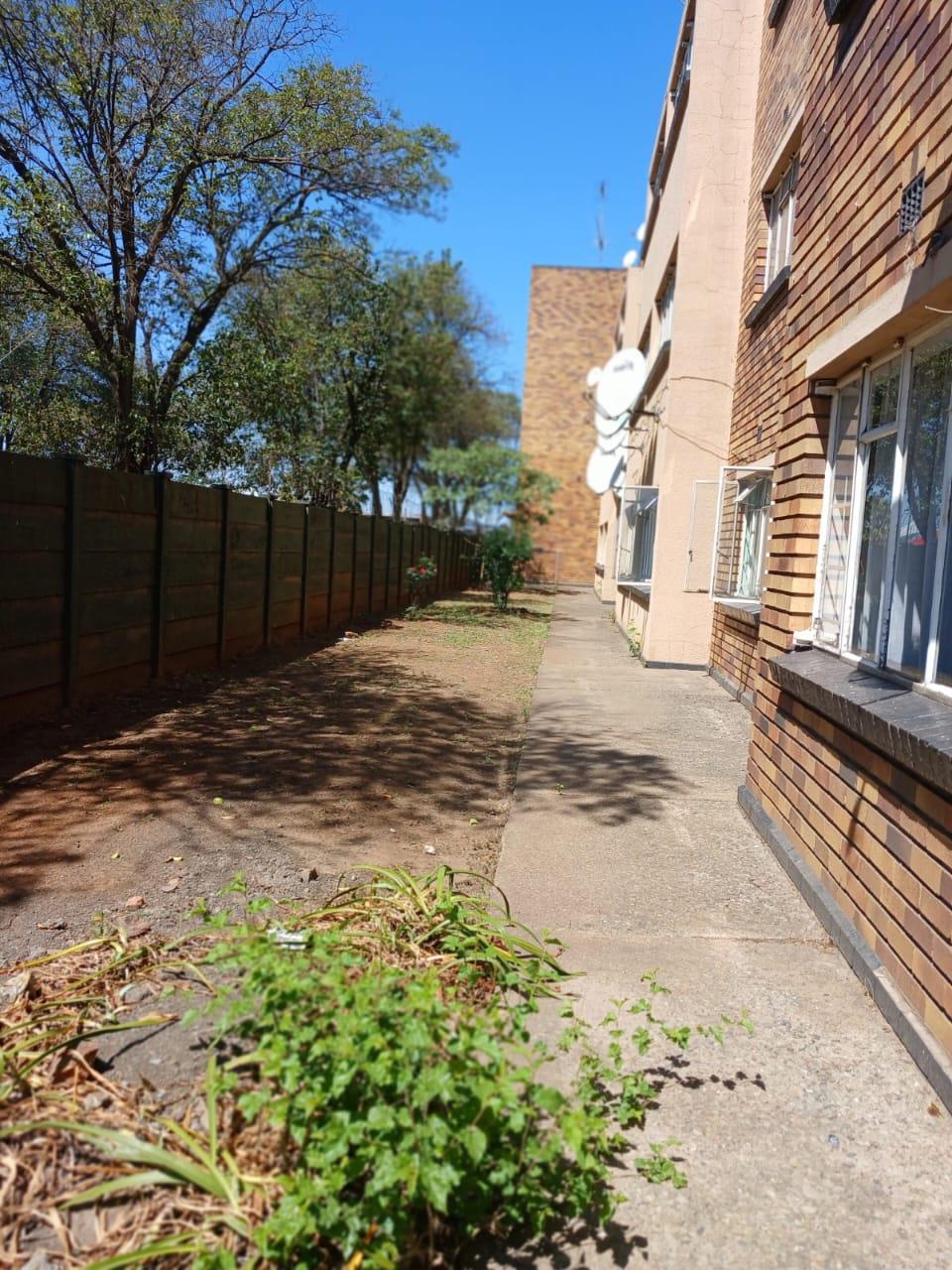 1 Bedroom Apartment for Sale - Gauteng