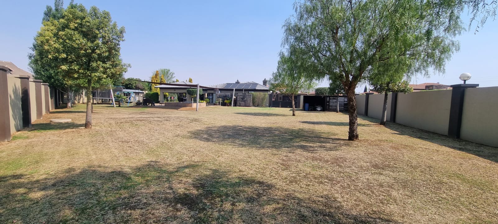317841035.jpg