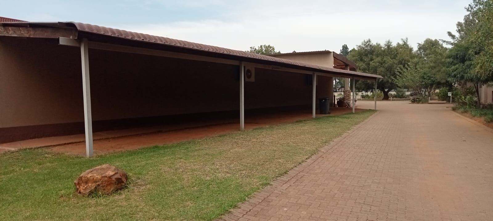 330840203.jpg