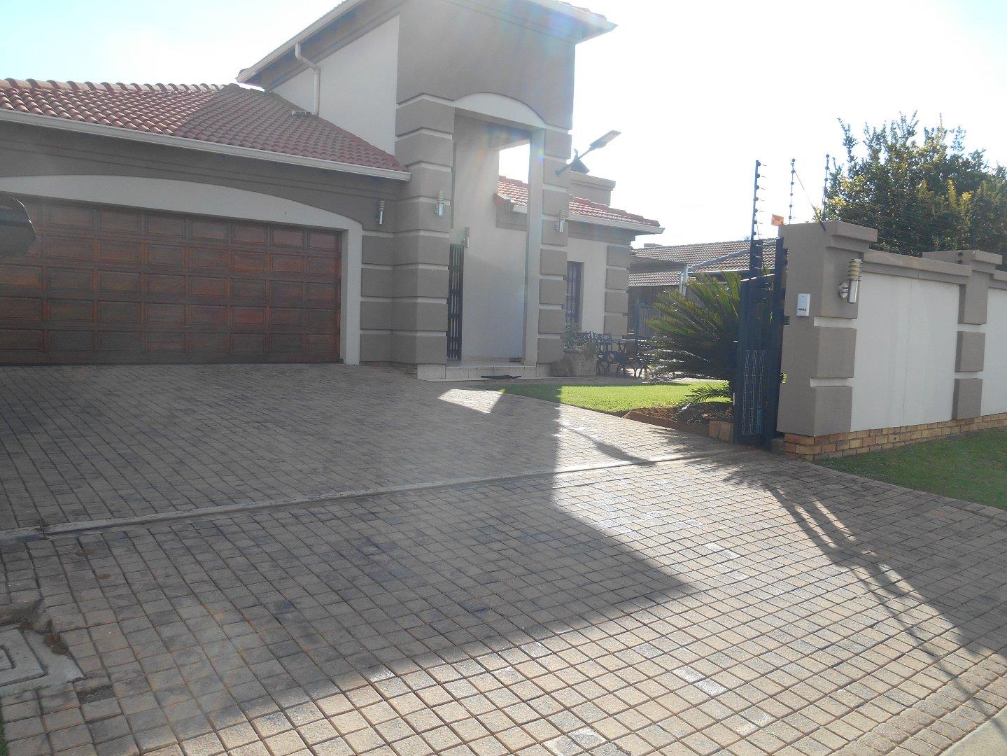 4 Bedroom House for Sale - Gauteng
