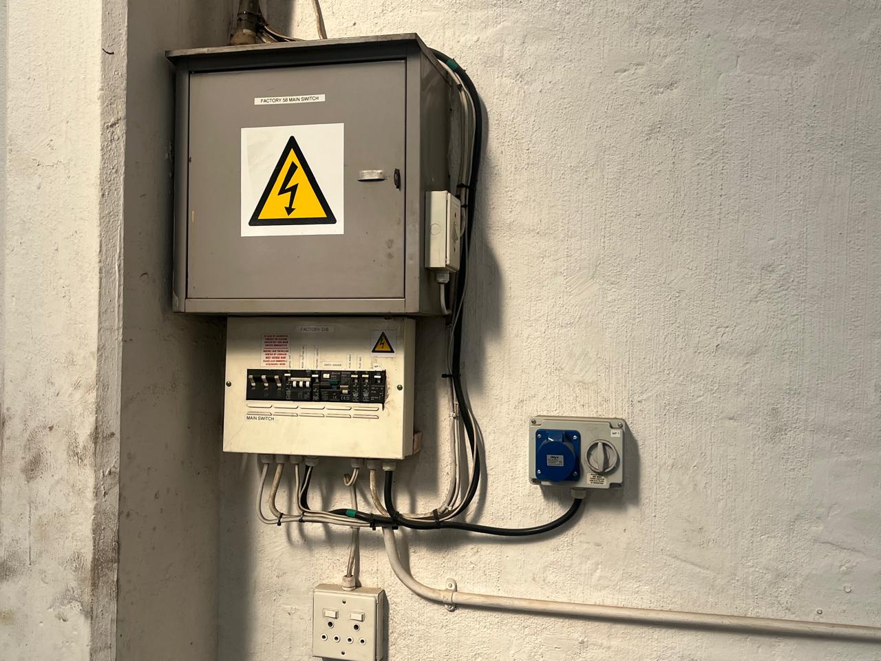 338600943.jpg