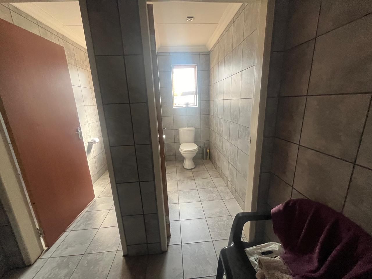 339268061.jpg