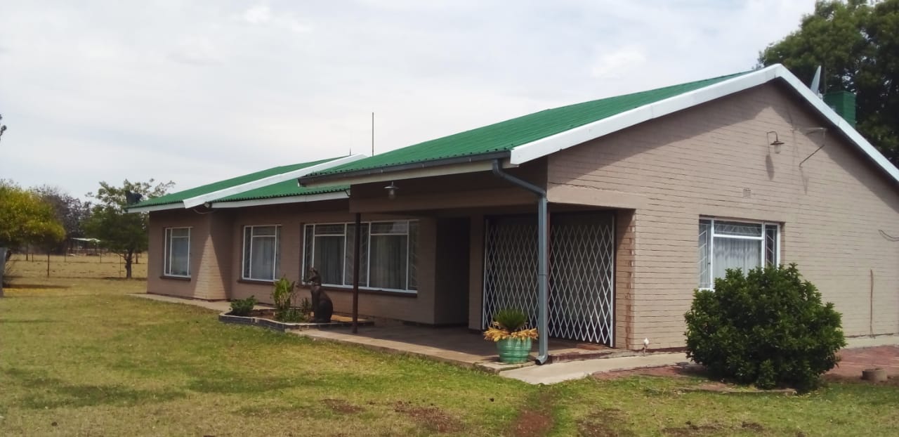 4 Bedroom Farm for Sale - Gauteng
