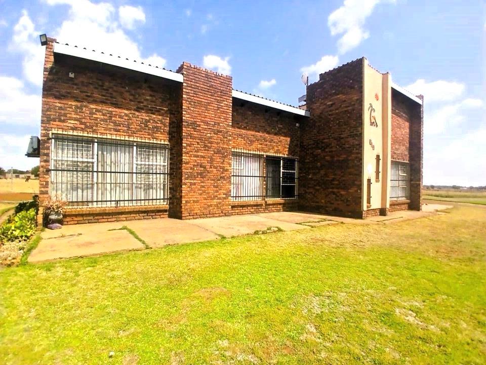 3 Bedroom Farm for Sale - Gauteng