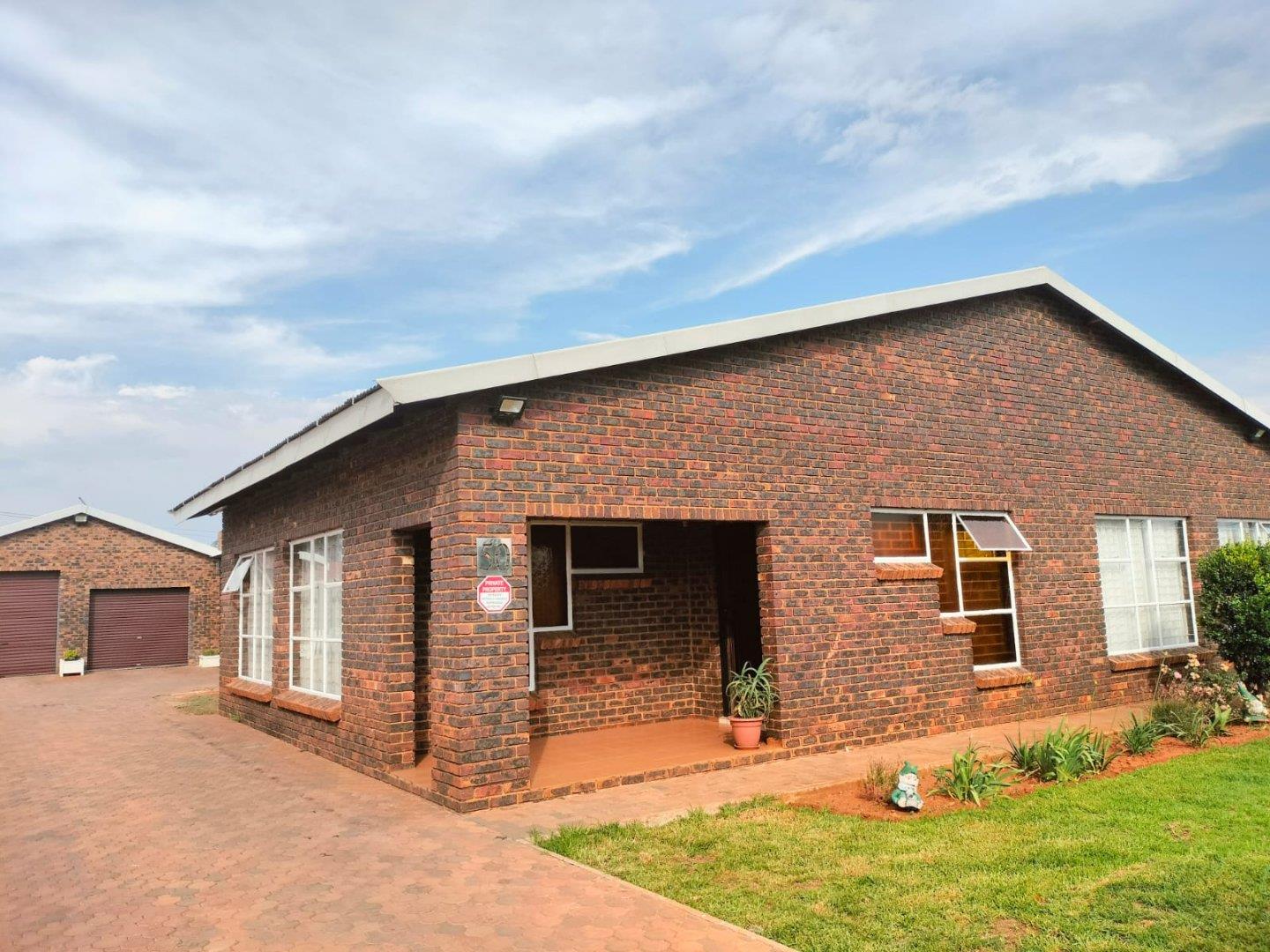 4 Bedroom House for Sale - Gauteng