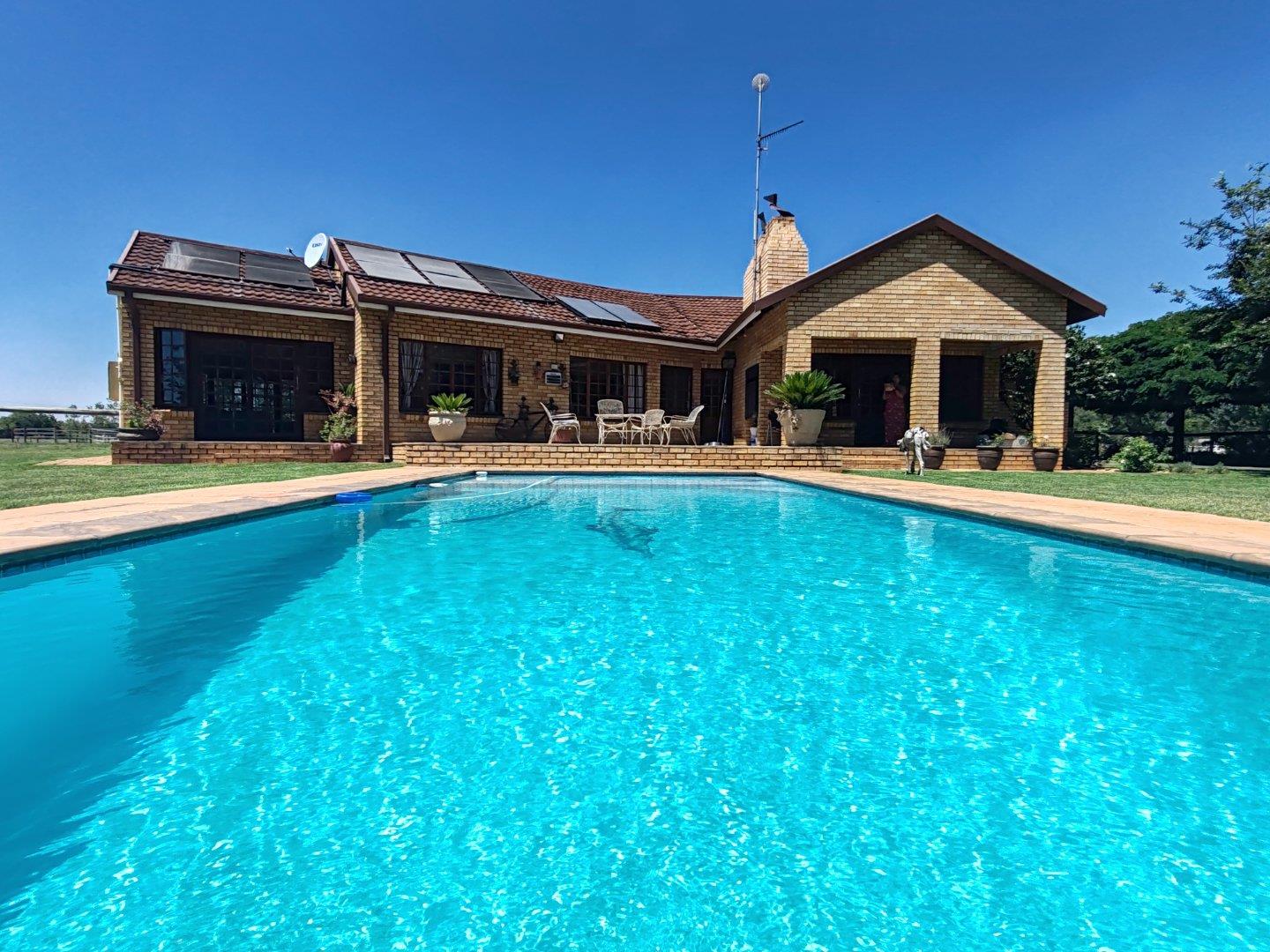 4 Bedroom Farm for Sale - Gauteng