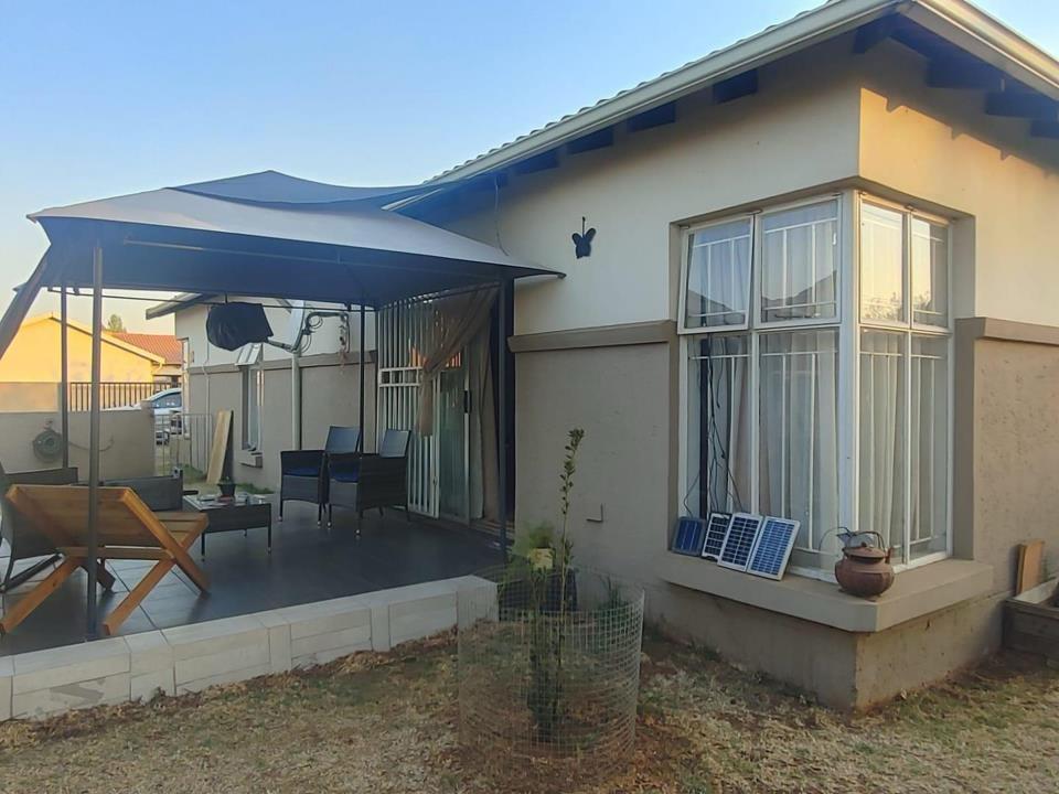2 Bedroom Townhouse for Sale - Gauteng
