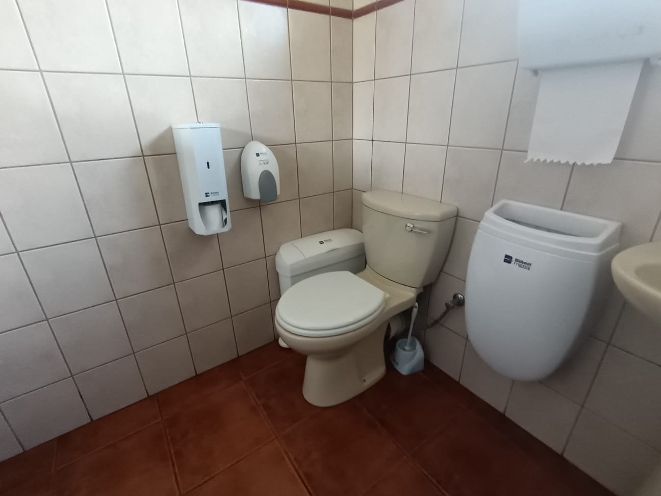 351878330.jpg