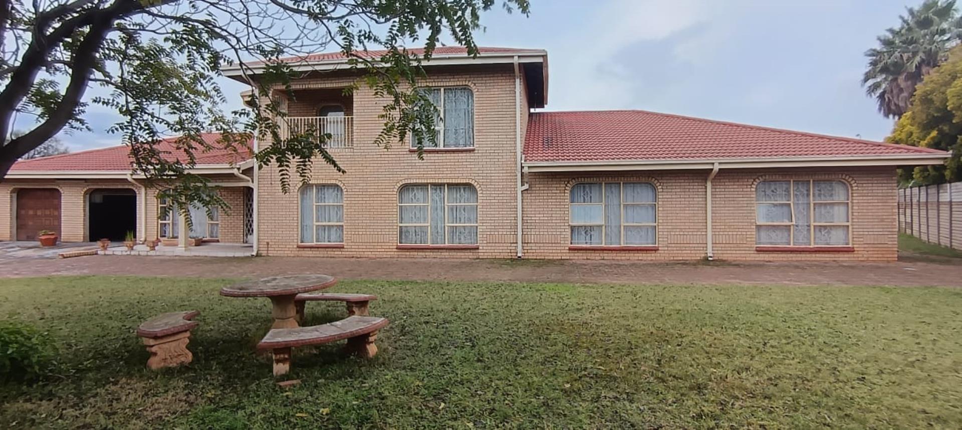 6 Bedroom House for Sale - Gauteng