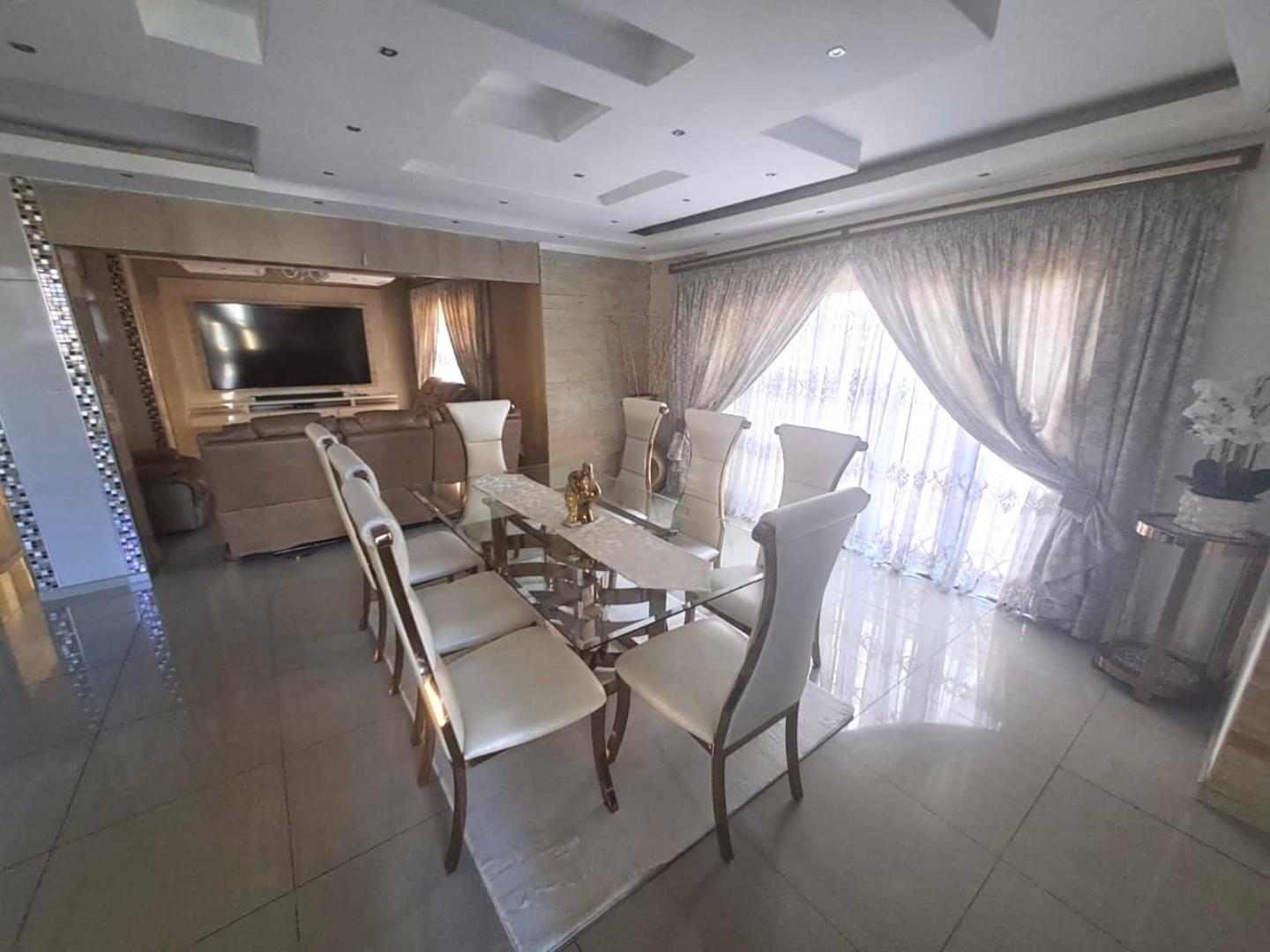 5 Bedroom House for Sale - Gauteng