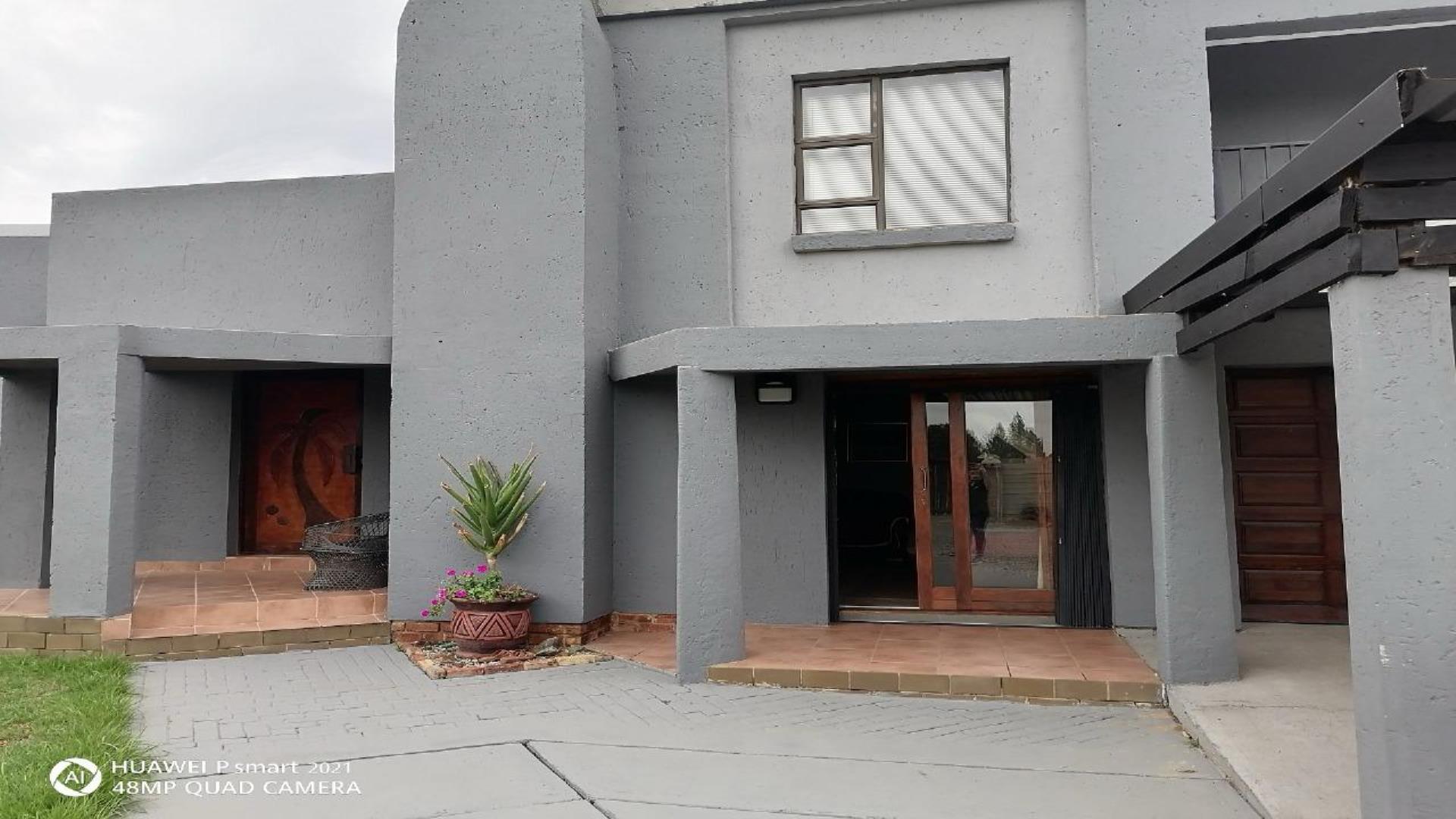 5 Bedroom House for Sale - Free State