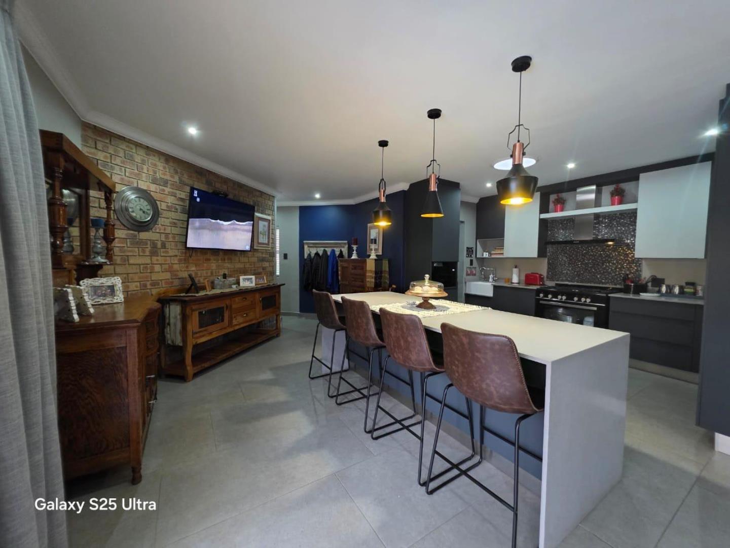 4 Bedroom House for Sale - Gauteng